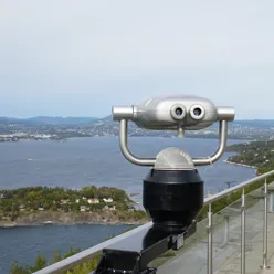 Bilde fra terrassen, ut mot sjøen