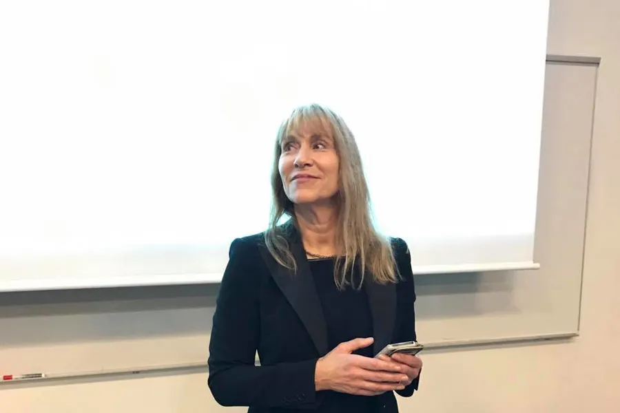 Gry Velvin på disputasen