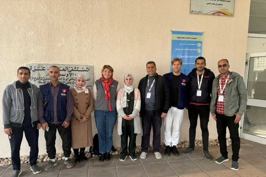 Et gruppebilde av ansatte i EGH Pain Management Team