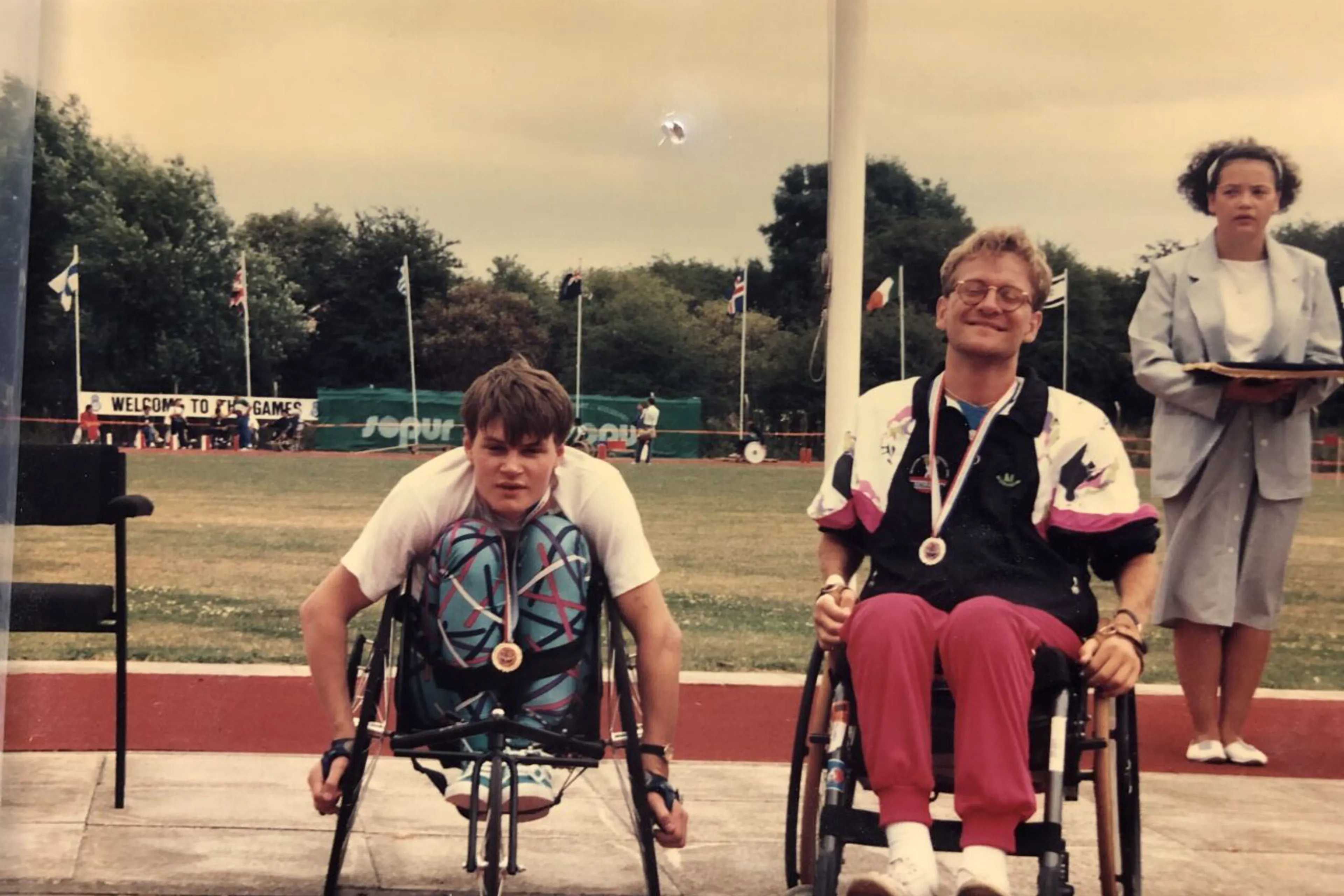 En gruppe mennesker som sitter i rullestol