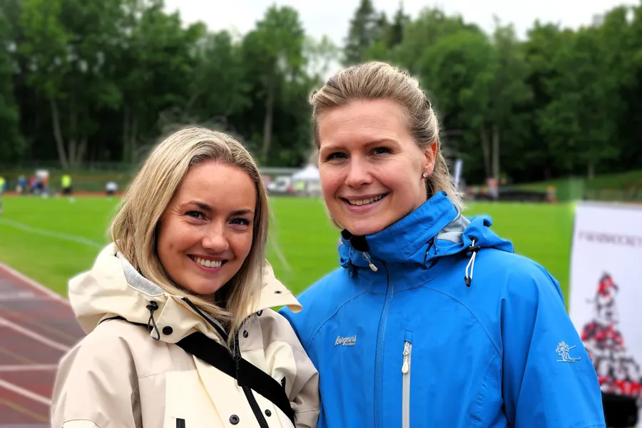 Dobbeltportrett av to kvinner, idrettspedagog og erfaringskonsulent på Sunnaas sykehus.