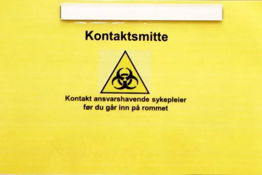 Kontakt ansvarshavende sykepleier før du går inn på rommet