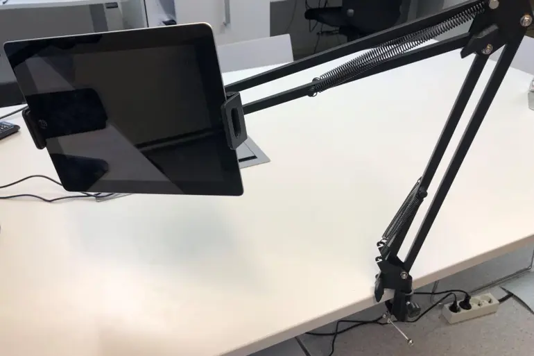 Deltaco C-clamp mount