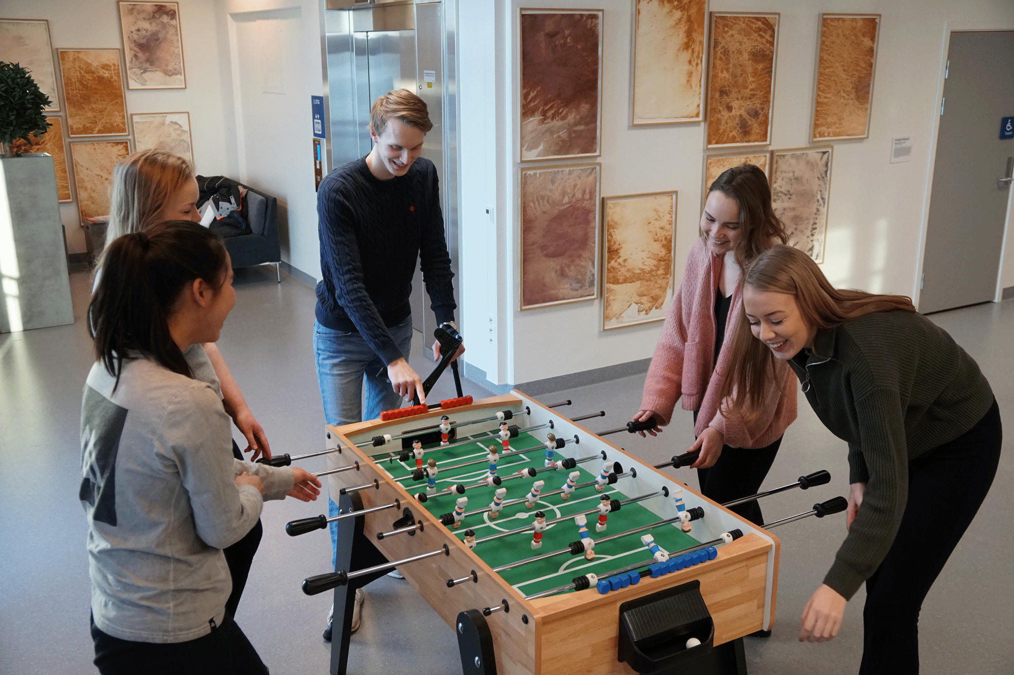 Ungdomsrådet spiller fussball
