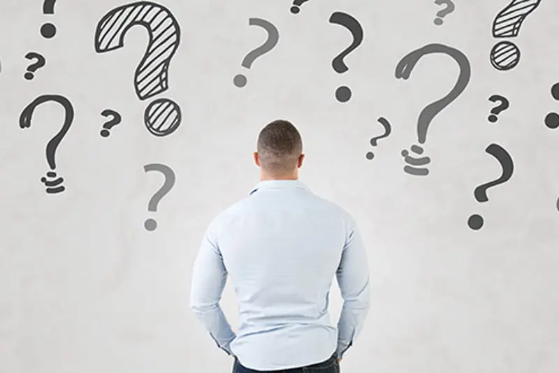 Mann med mange spørsmål - illustrasjon