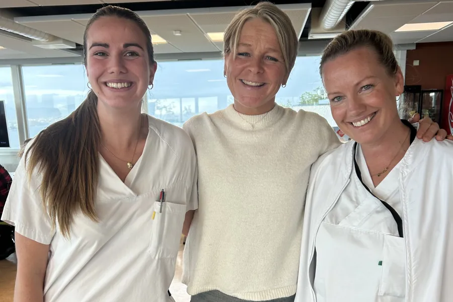 Kristine Eide Sørland fra Sunnaasstiftelsen, Kjersti Dybdal, teamkoordinator ryggmargsskade og Ingvild Dahl, avdelingsleder på Sunnaas sykehus.